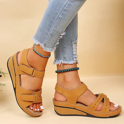 Loes - Open toe orthopedic sandals