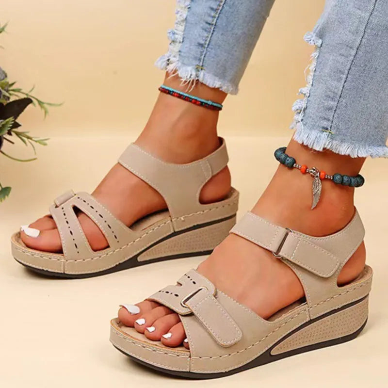 Loes - Open toe orthopedic sandals